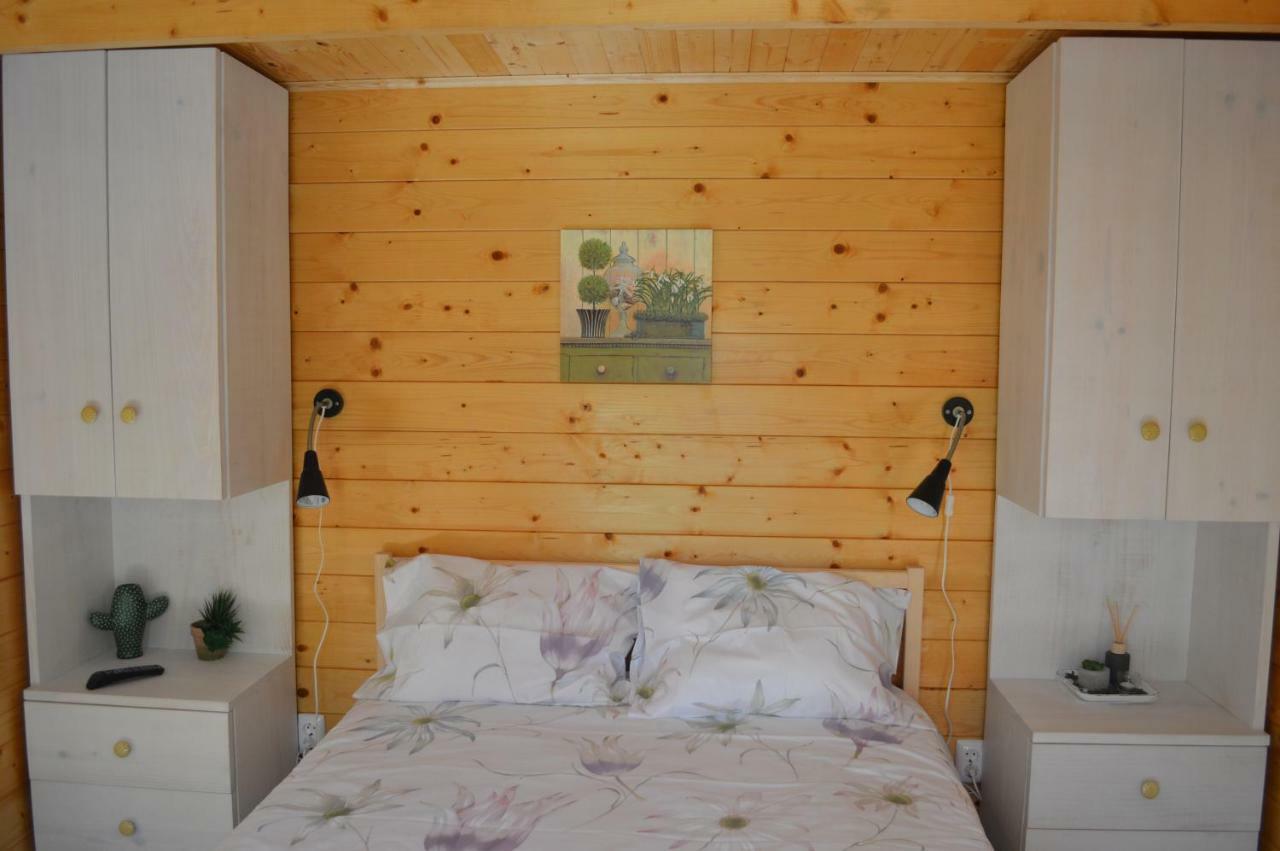 Bamboo Guest House Agueda Bagian luar foto
